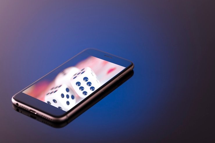 ফোনে ক্রিকেট ম্যাচ ক্যালেন্ডার পড়ার দৃশ্য